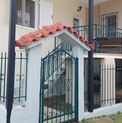 Aigani Haus | Ria's Appartment Egani