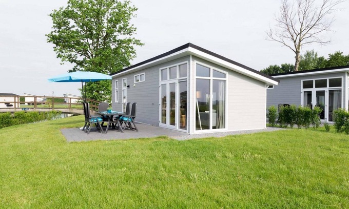 Berkhout Skihütte | ✓ Rialto at Park Westerkogge ✓ Holiday home for 5 people ✓ Located in Berkhout (North Holland) ✓ Waterfront holiday resort ✓ Book directly at the resort