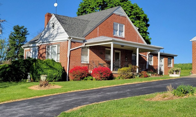 Fishers Hill Haus | Richard's Fruit Market farm house.