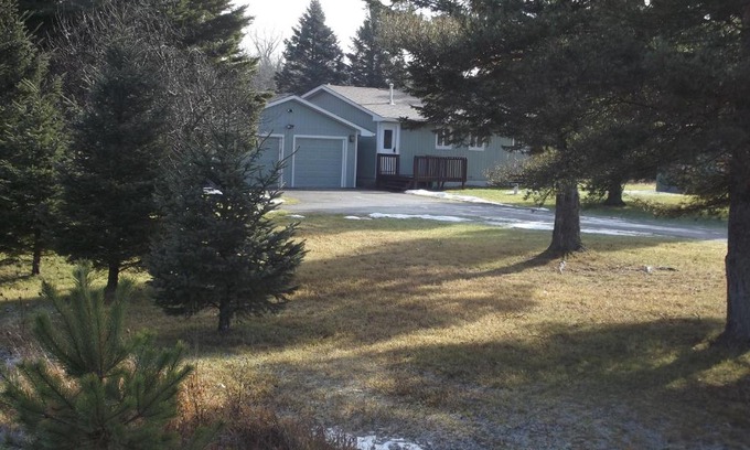 Rose City Haus | Rifle River Lodge