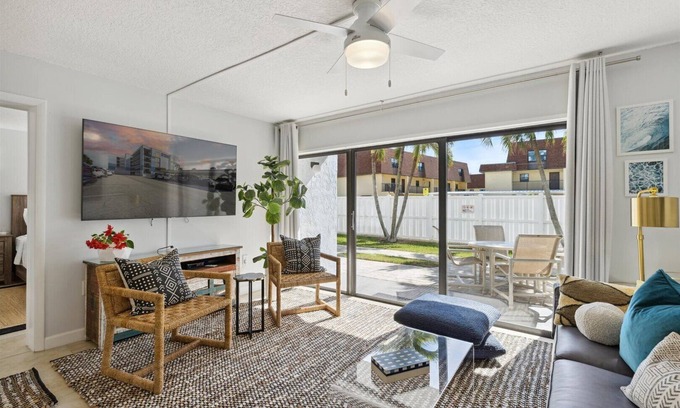 Banana River Estates Eigentumswohnung | Direkt am Meer - Erdgeschoss und Tierfreundlich - Neben Pier