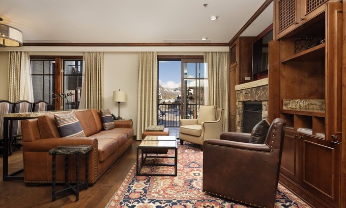 Aspen Eigentumswohnung | Ritz Carlton Residences Ski In Out LUX 2 Bedroom 2.5 Bth Kitchen WD Pool Spa Gym