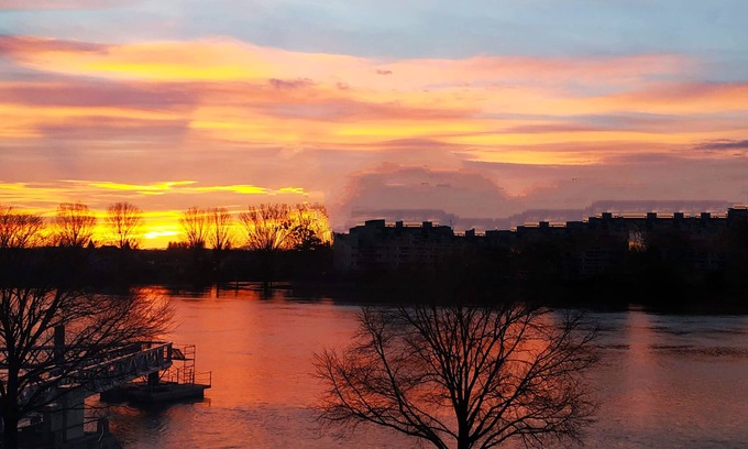 Chalon-sur-Saone Wohnung | RIVE DE SAÔNE 75m2.P'tit dej.Pleasant & spacious.