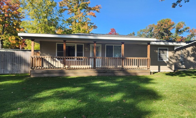 White Cloud Hütte | River Bend Cottage