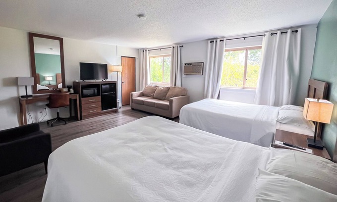 Baudette Hotel | River Bend's Walleye Inn