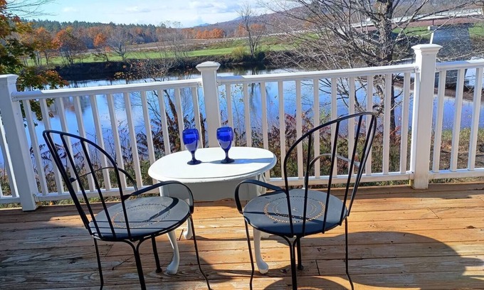 Rumford Point Haus | River House Rumford Point. 14 mins to Sunday River