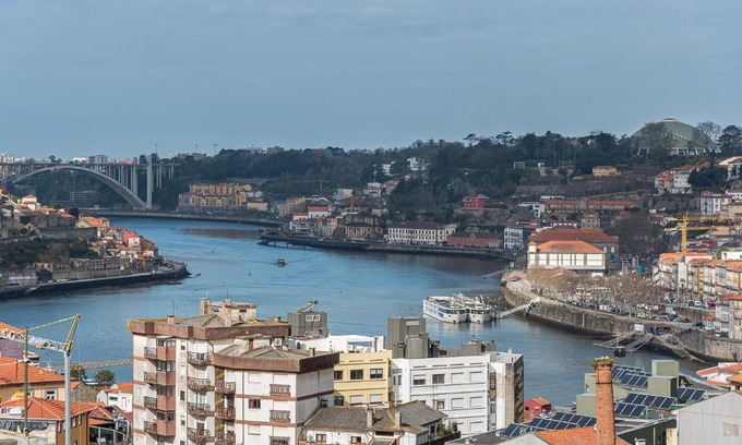 Santa Marinha Wohnung | River View Building