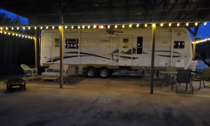 Prairie Grove Haus | Riverfront Camper
