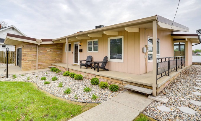 Elkhart Haus | Riverfront Elkhart Rental: Deck & Ping Pong Table!