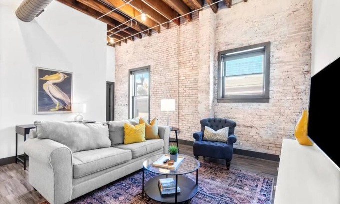 Downtown St. Louis Wohnung | Riverfront Loft - Guest Favorite - Relax in Style