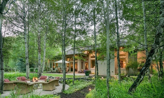 Sun Valley Haus | Riverfront Rainbow Bend Estate with Hot Tub