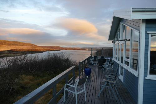 Selfoss Haus | Riverfront romantic Asgardur vacation home of comfort
