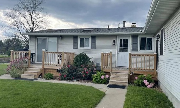 Au Gres Haus | Riverside Retreat on the Au Gres River – Your Perfect Getaway!