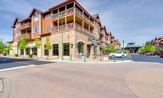 Coeur d'Alene Eigentumswohnung | Riverstone Condo by Lake CDA~KING Bed, Walk to Shops & Dining, Close to Downtown