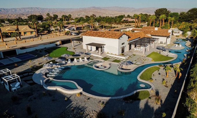 Bermuda Dunes Haus | Riviera – Lazy River Pool, Pickleball, Game Room!