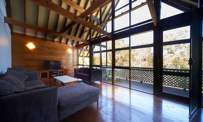 Bar Point Haus | Riviera on Hawkesbury An island style escape