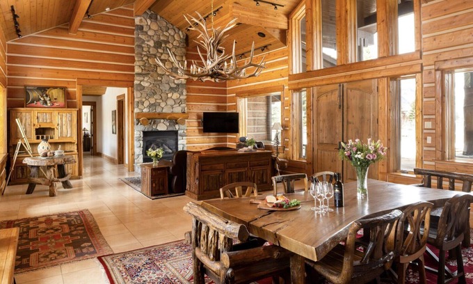 Wilson Haus | RMR: Lazy Bear Lodge in Wilson, WY