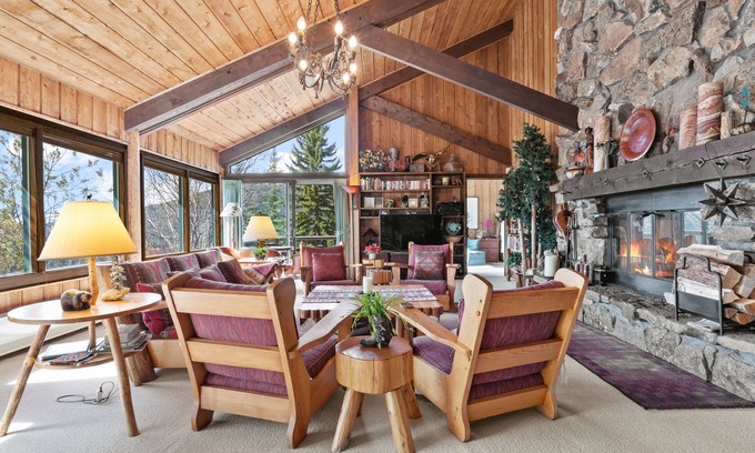 Wilson Kabine | RMR: Moose Brush Main House in Wilson,WY