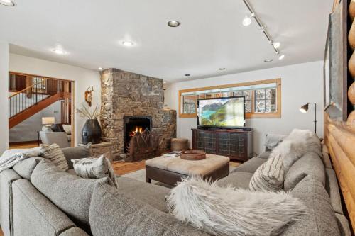 Moose Wilson Road Haus | RMR: Teton View Cabin Home in WilsonWY