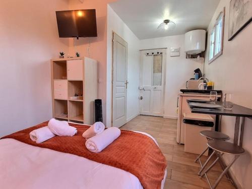 Chelles Wohnung | Road Stop Studio *Paris*Disney*Gare*