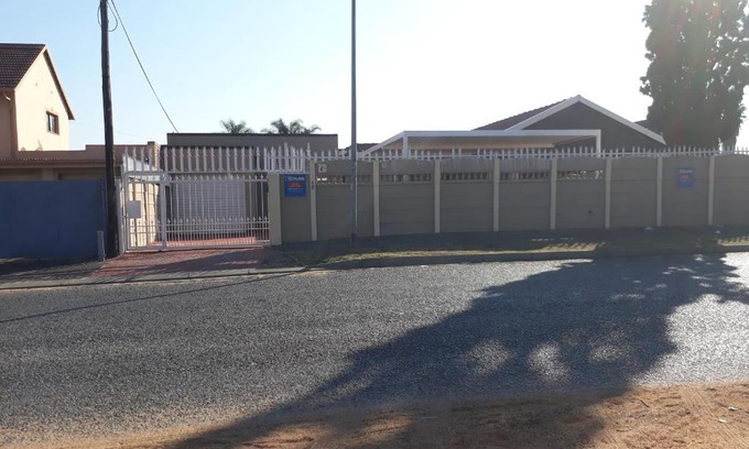 Greater Johannesburg Metropolitan Area Haus | Robertsham (Halaal) Self Catering Cottages