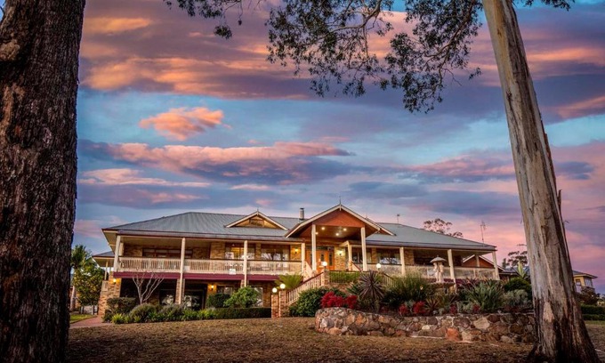 Merimbula Haus | Robyn's Nest Lakeside Resort