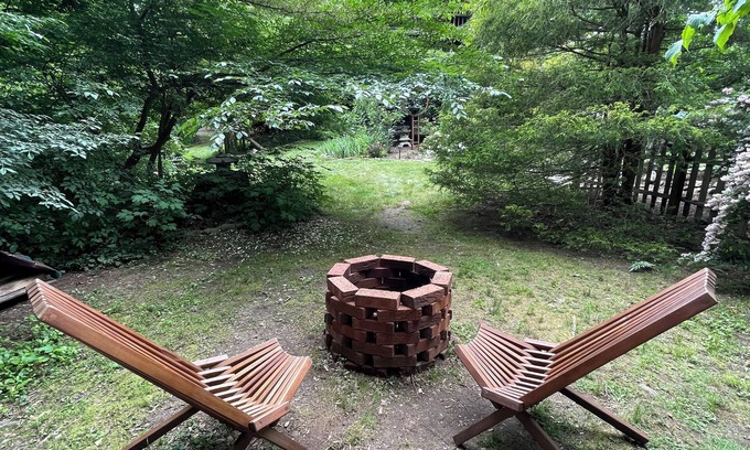Southbury Wohnmobilvermietung | Romantic Botanical Glamping with pool, gardens & smoked dinner for 2 available.