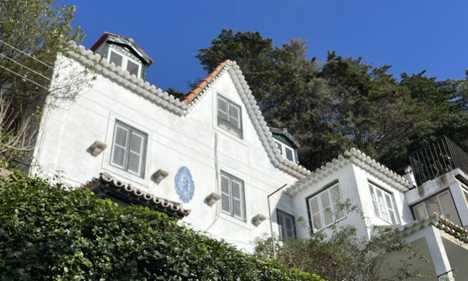 Sintra Skihütte | Romantic Challet in Old Town Sintra With Views. Pets are Welcome!