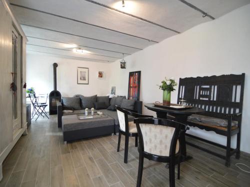 Immerath Wohnung | Romantic Eifel Hideaway, cleaning included