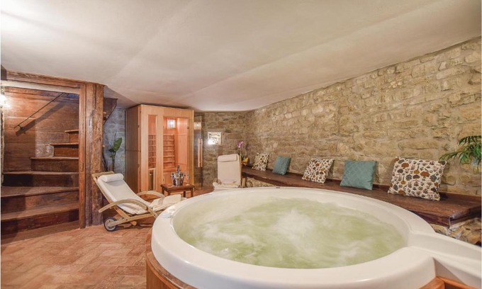 Comano Haus | Romantic Home In Comano Ms With Sauna