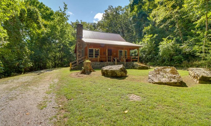 Mountain View Haus | Romantic Mountain View Cabin Rental Near Downtown!