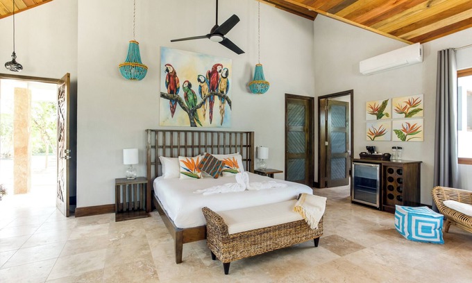 Placencia Haus | Romantic Oceanfront Bungalow with King Bed & Dual Rain Showers