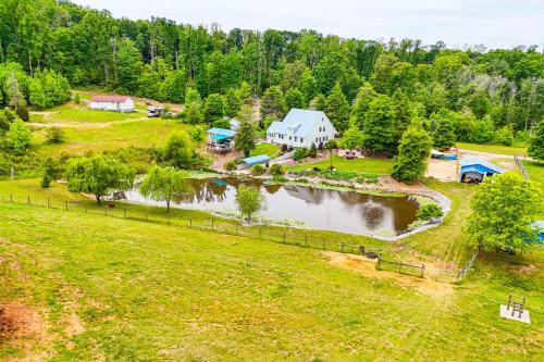 Ronda Haus | Ronda Home with Hot Tub and Fire Pit, Near Wineries!