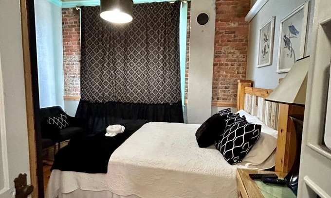 Carthage Hotel | Room 3 (sleeps 2) at Chipley's Squareview Inn