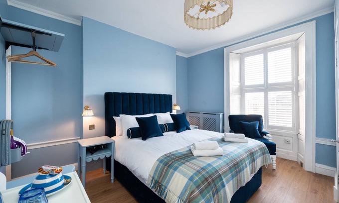 New Town Haus | Room 4 Summary: No. 5