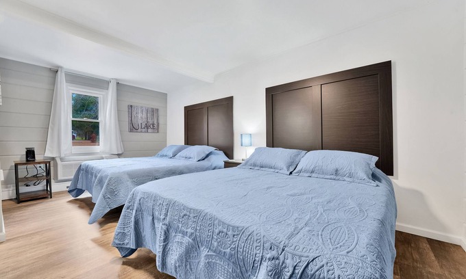 Houghton Lake Hotel | Room #7: Updated Suite w/2 Queen Beds