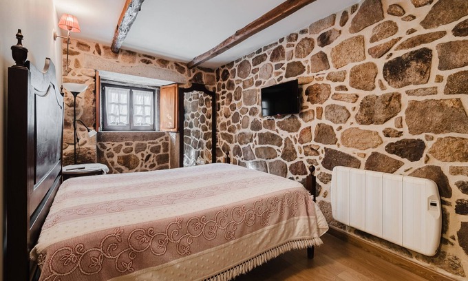 Pitoes das Junias Wohnung | Zimmer 'Duplo - 4' mit gemeinsamer Terrasse und Wi-Fi