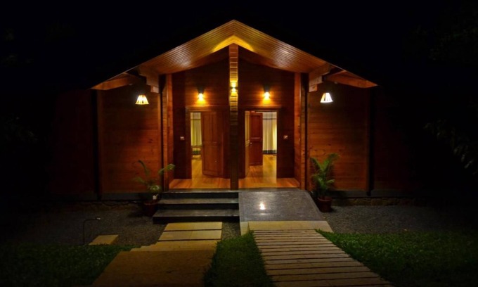 Vazhavatta Haus | Room-lakerose Wayanad Resort - Water Fro