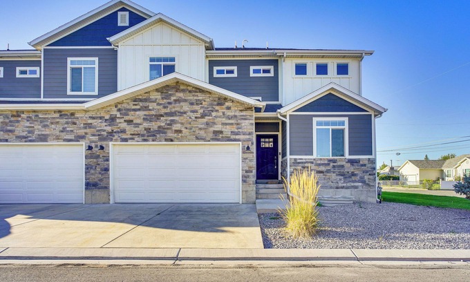 Millcreek Haus | Room to Work + Relax! SLC Townhome w/Office, Yard