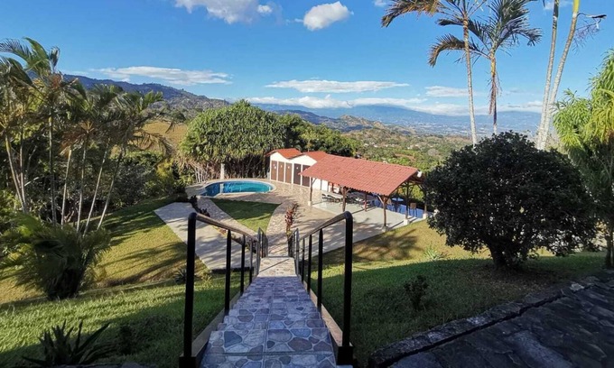 Garabito Hütte | ROOM WITH VIEW IN THE MOUNTAINS