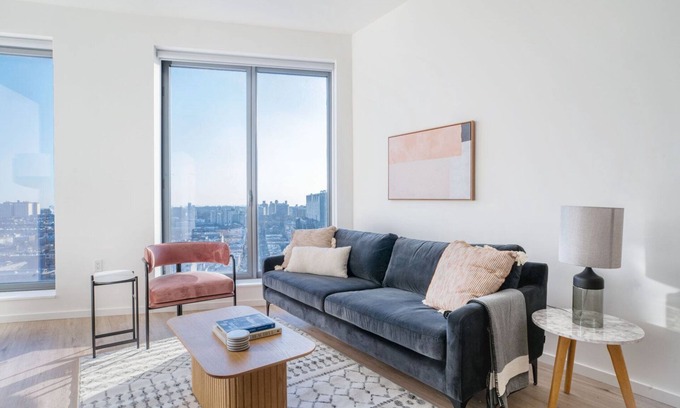 Clinton Hill Wohnung | Roomy Clinton Hill 2BR w/ W/D, Gym & Pool, nr BAM, by Blueground