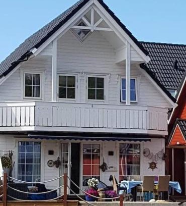 Austevoll Haus | Rorbu i Austevoll med 3 soverom og mulighet for båtleie