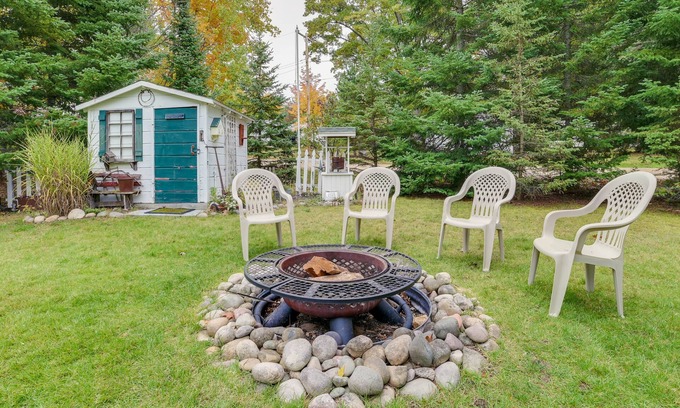 Higgins Lake Hütte | Roscommon Cottage - Walk to Higgins Lake!