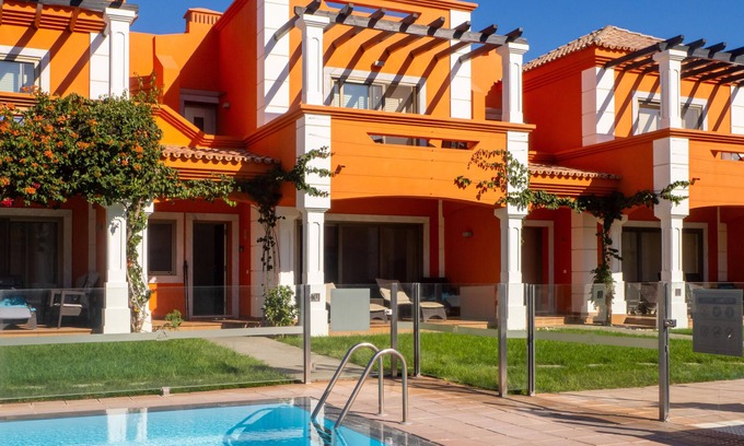 Luz de Tavira Haus | Rose House - Free Wifi - Pool -private parking
