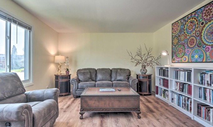 Roselle Wohnung | Roselle Apt half Mi to Metra Ride to Chicago!