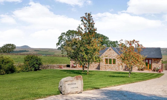 Settle Haus | Routster Cottage