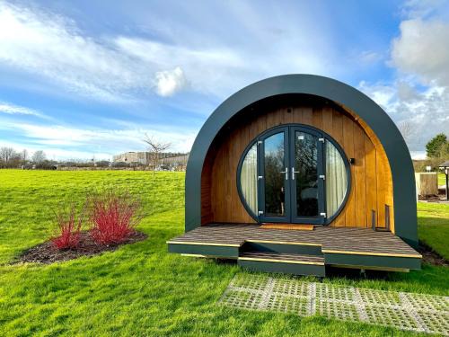 Cowbridge Wohnung | Rowan Hobbit Pod at Cowbridge Cabins