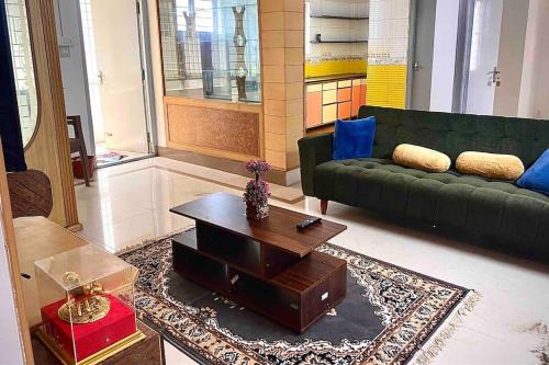 Lakshmipuram Wohnung | Royal King Bed Suite, Service Apartments, 1km to center , Free WI-FI