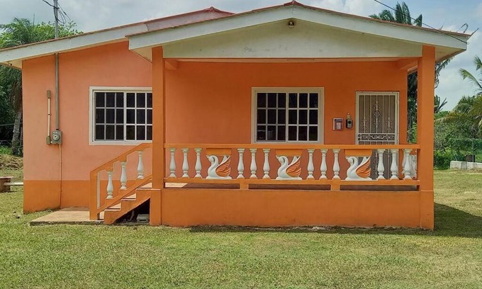 Crooked Tree Haus | Royal Properties Link