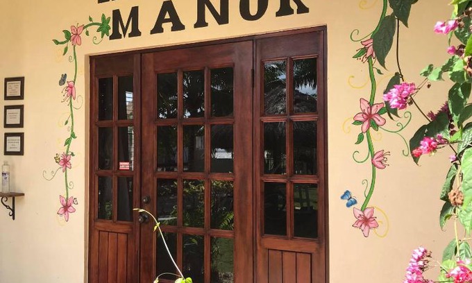 Corozal Haus | Royale Manor